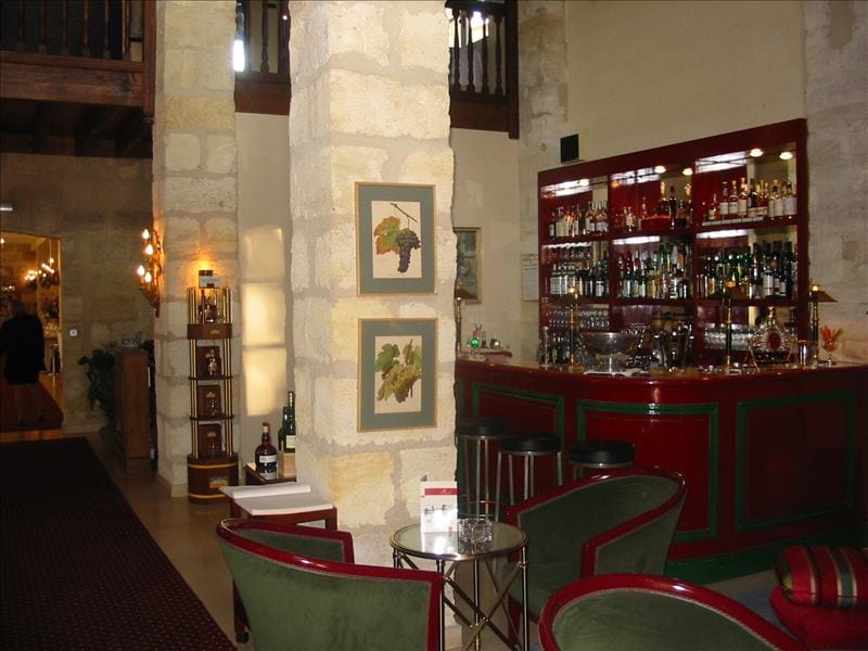 Bar restaurant