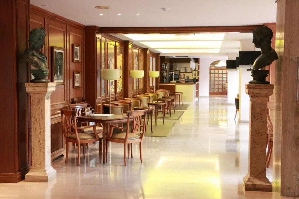 Golf vakantie spanje hotel Monica lobby