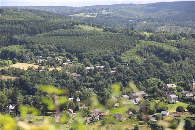 Uitzicht op Marcourt vanaf St. Thibaut