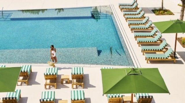 hotel-camiral-wellness-pool-03-hotelbalconypool1-149