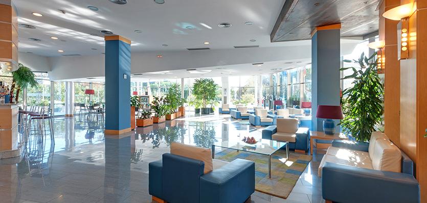Golf vakantie spanje Hotel Tryp Port Cambrils   lobby