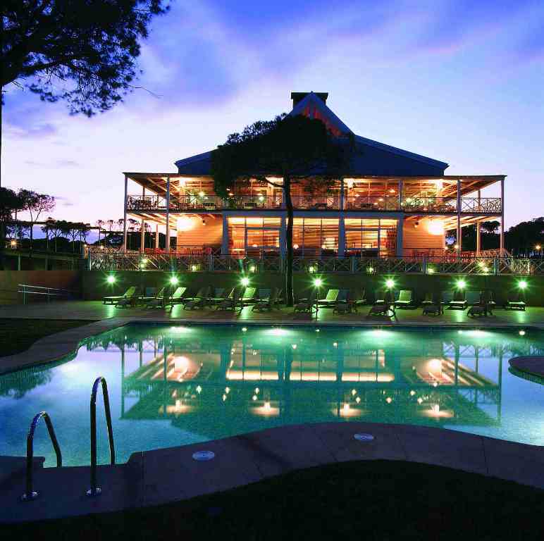 Hotel Nuevo Portil Golf Zwembad