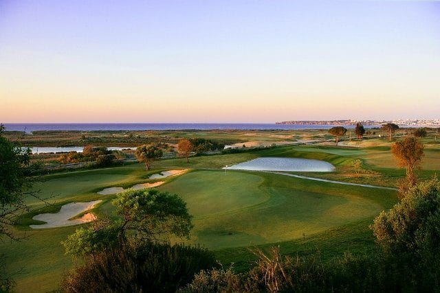 Lagos #13 green Onyria Palmares golf Portugal