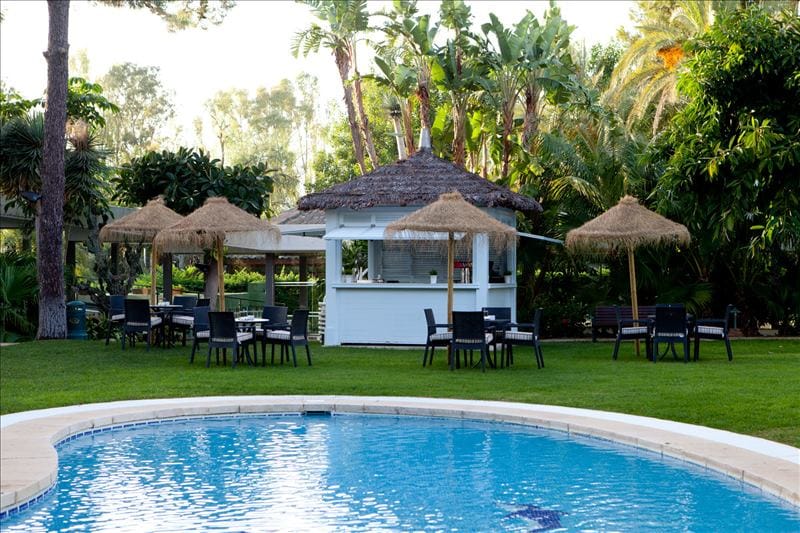 Pool Bar