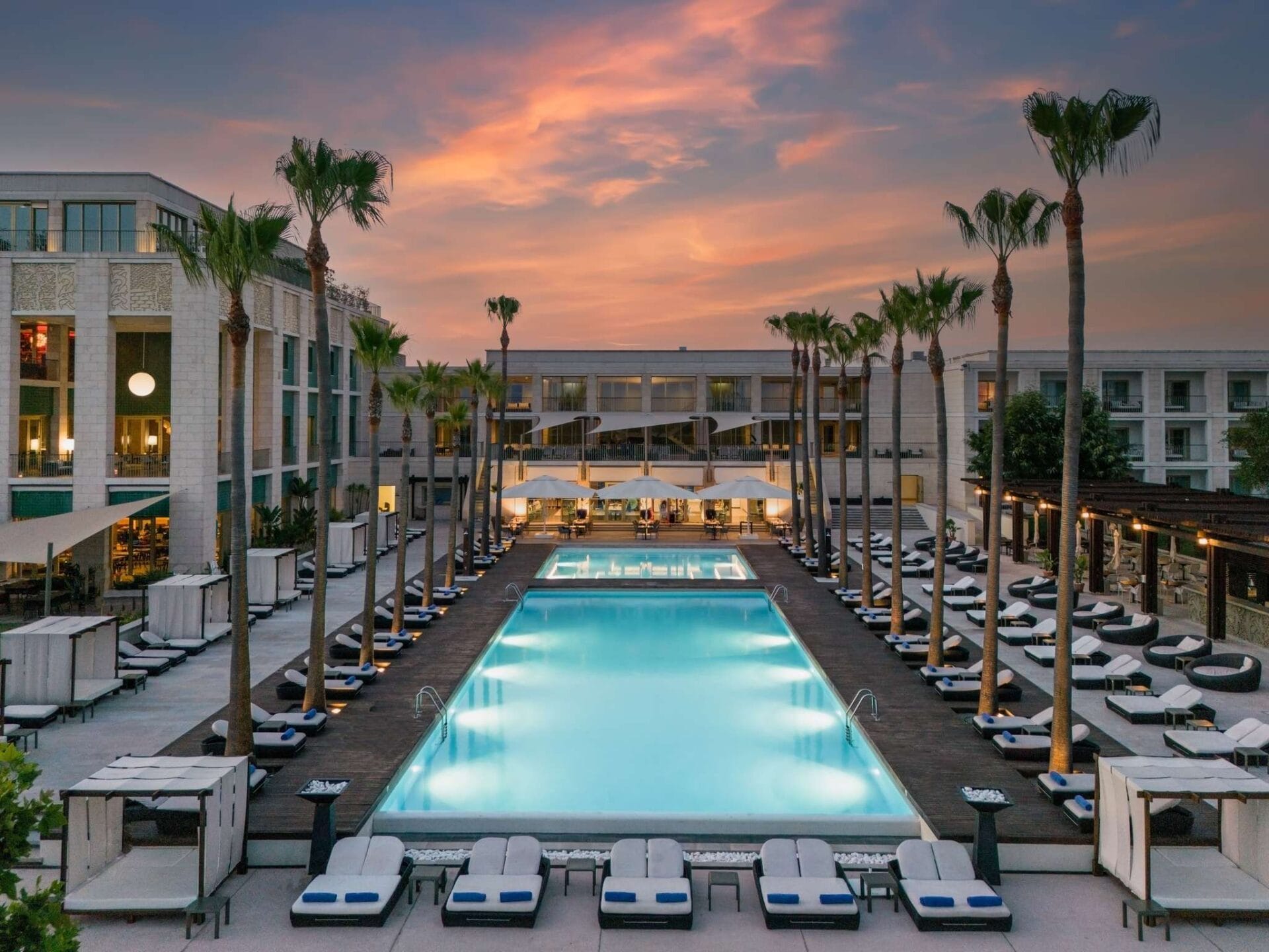 outdoor-pool-victoria-golf-resort-spa-algarve