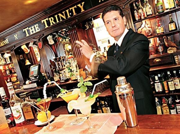 Hotel Inglaterra Sevilla golf vakantie Trinity bar