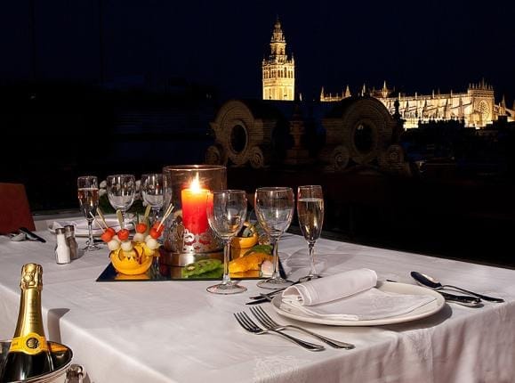 Hotel Inglaterra Sevilla golf vakantie terras eten