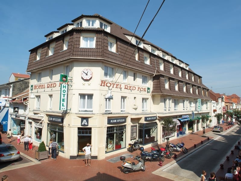 1-Hotel-Red-Fox-exterior