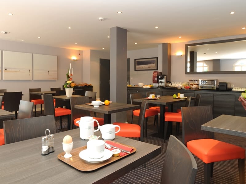 4-Hotel-Red-Fox-restaurant