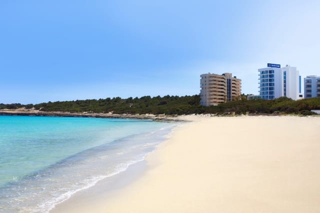 IBSTAR_CAM_IB_BEACH_D1505_016_low