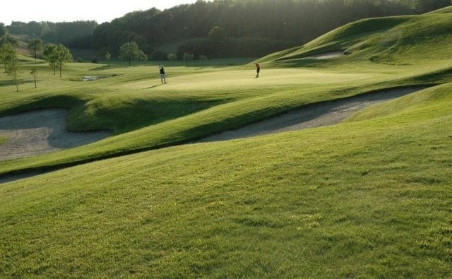 L' Empereur golf reis vakantie Belgie 14