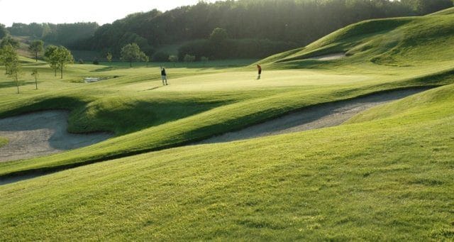 L' Empereur golf reis vakantie Belgie