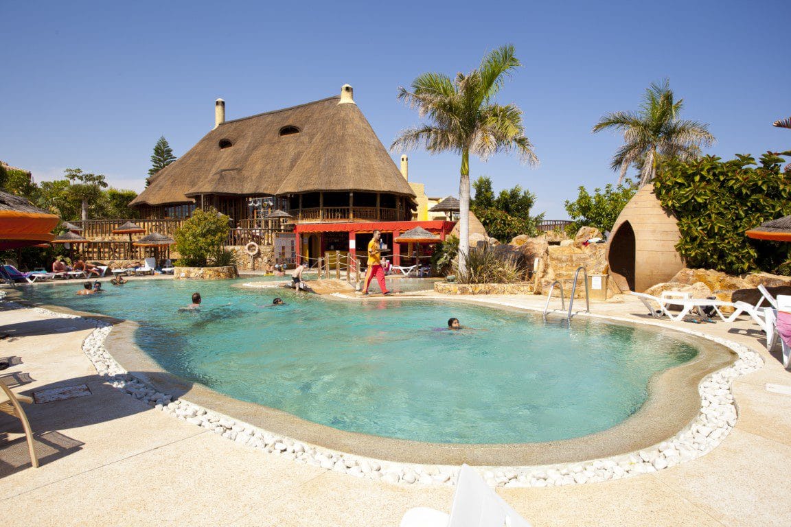 THE CROCODILE CLUB 8