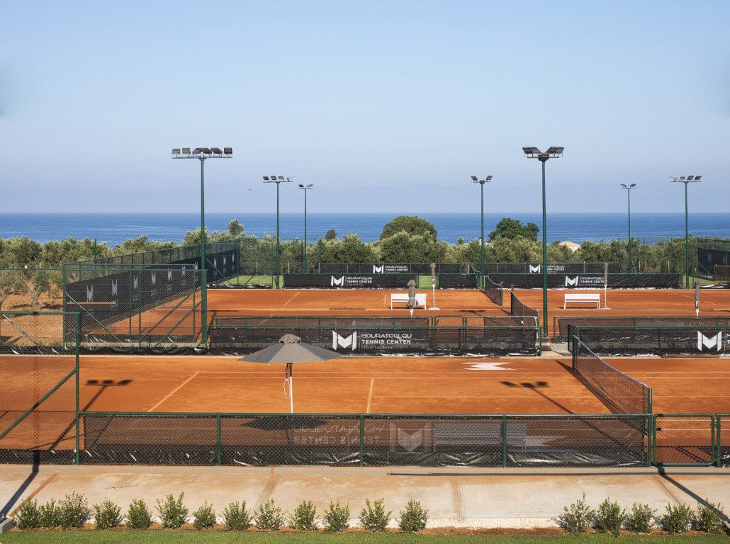 Mouratoglou Tennis Center (2)